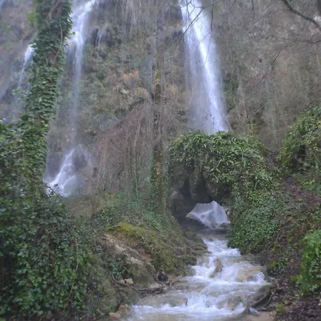 샬레 Les Divines Cascades Roquefort-Les-Cascades