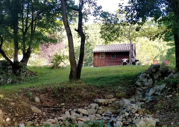 Les Divines Cascades Chalet Roquefort-Les-Cascades